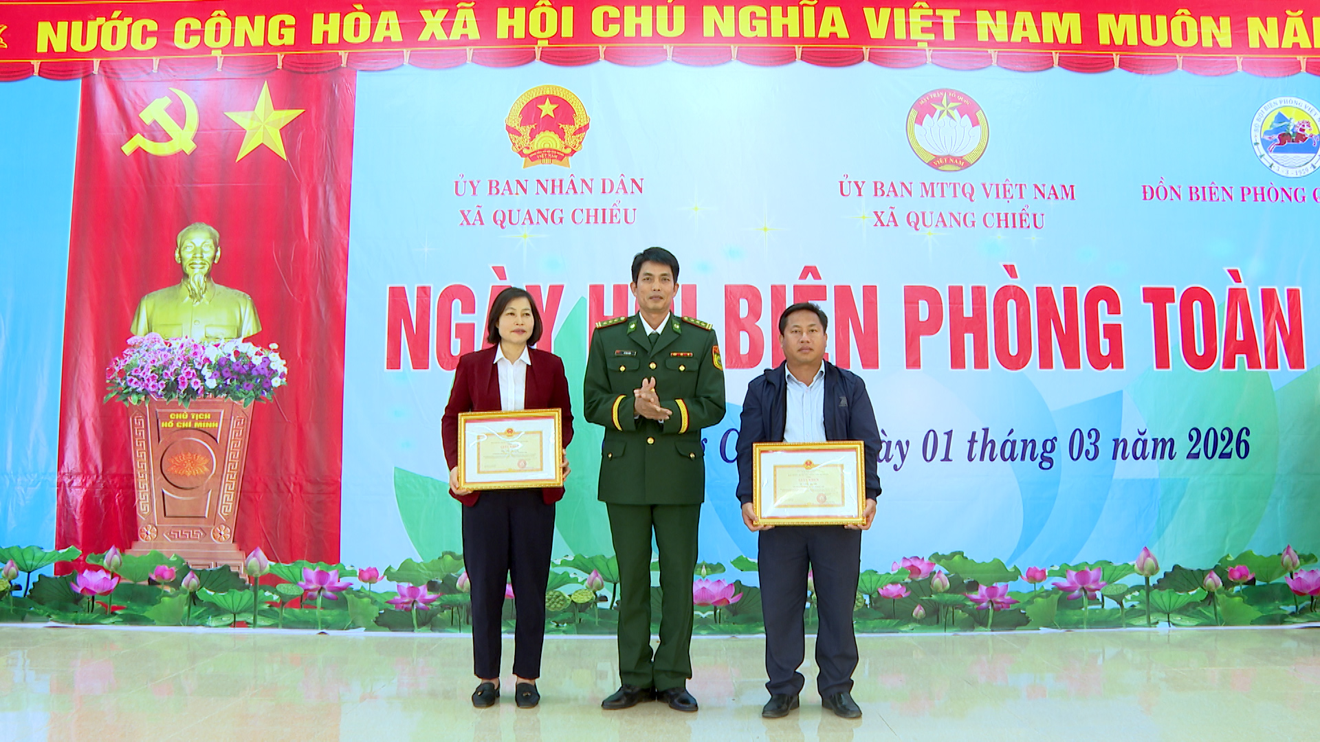 Anh-tin-bai
